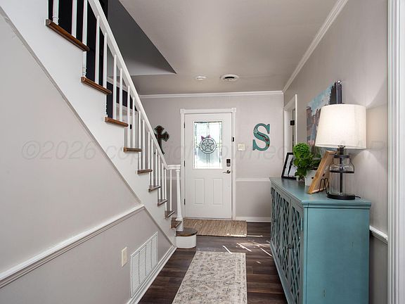 3rd image of 6102 Gainsborough Rd