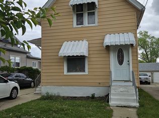 315 Vandalia St, Elgin, IL 60123