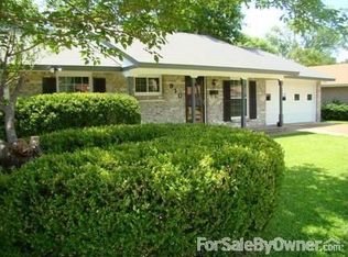 910 Ravencroft Dr, Garland, TX