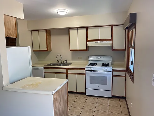352 College St — Photo 10