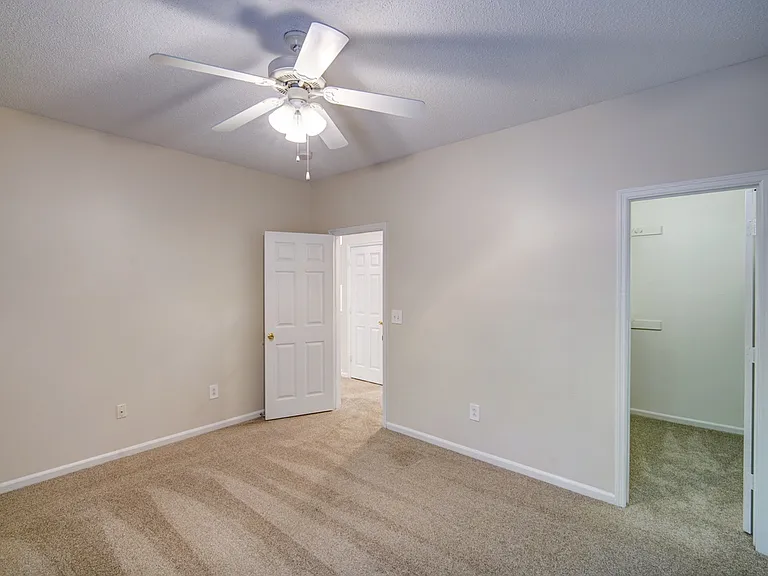 Bristol Park Apartment Homes — Photo 37