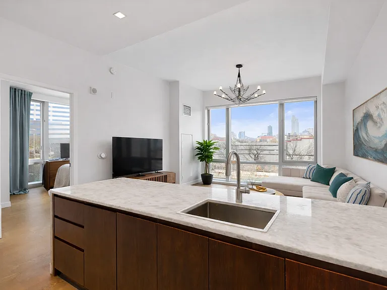 75 Park Ln #201 — Photo 3