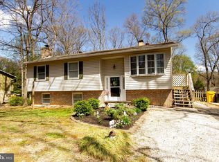 1570 Long Point Rd, Pasadena, MD 21122