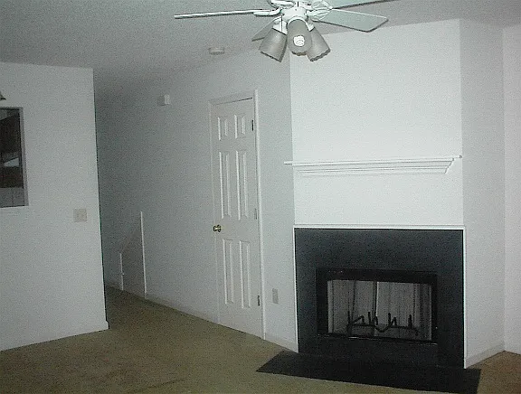2 bed, 1.5 bath, 1050 sqft, $1,600 — Photo 3