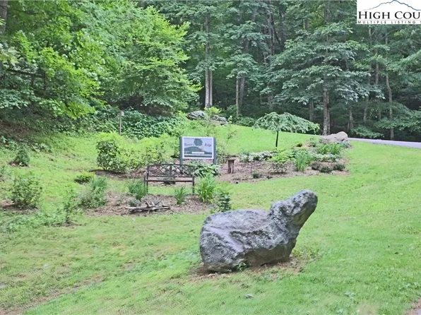 71 Summit Heights, Banner Elk, NC 28604