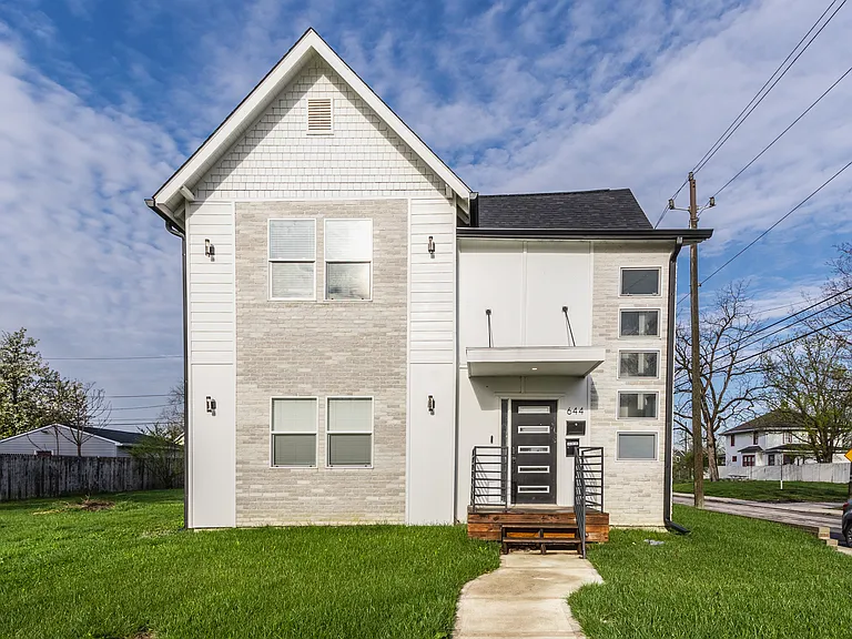 644 N Tacoma Ave — Photo 33