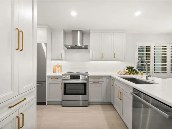 1300 Gulf Shore BLVD N #109, NAPLES, FL 34102