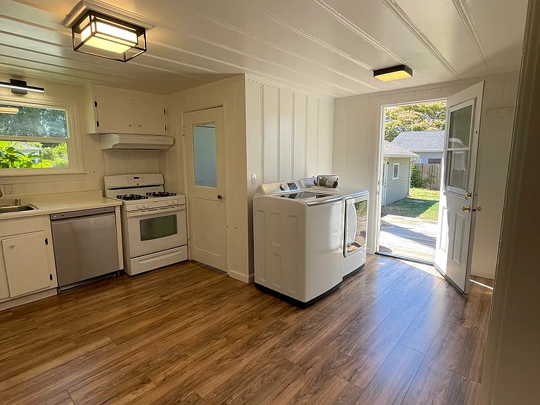 2201 W Park Ave — Photo 13
