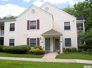 341 Artist Lake Dr, Middle Island, NY 11953