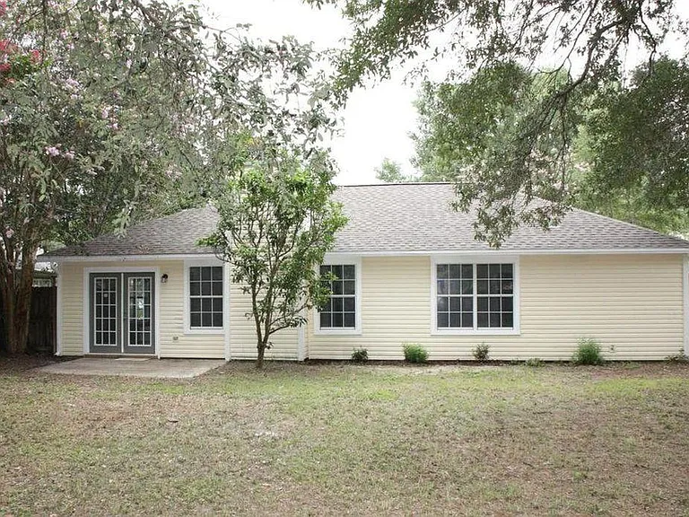 1694 Valparaiso Blvd — Photo 3