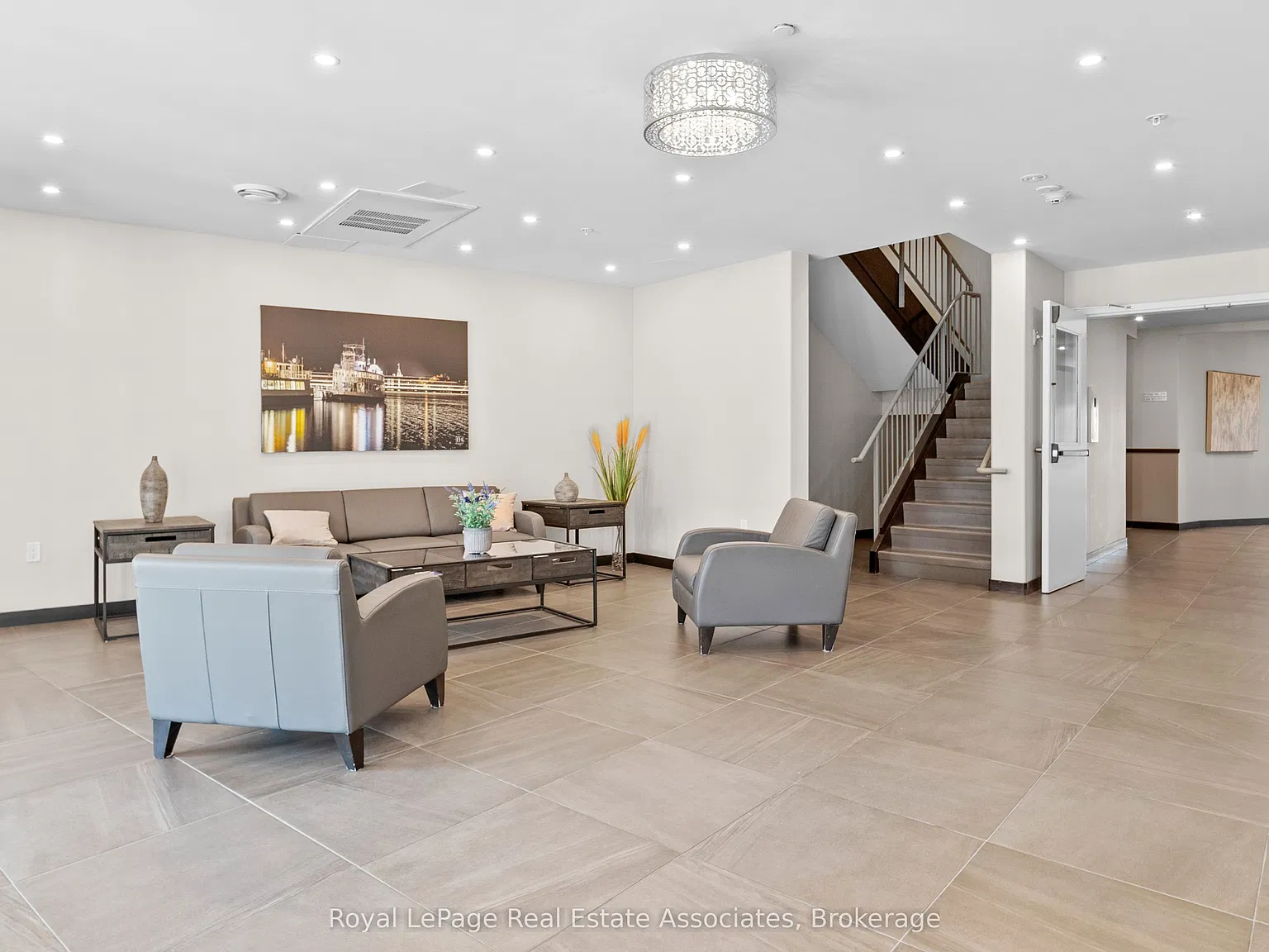 2 bed, $2,595 — Photo 4
