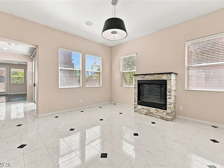 508 Ivy Spring St — Photo 2