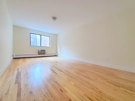 Rented by Julien Aractingi, LREB | media 6