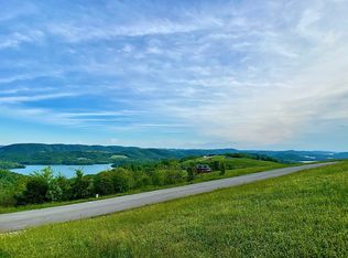 Smokey Quartz Blvd, New Tazewell, TN 37825