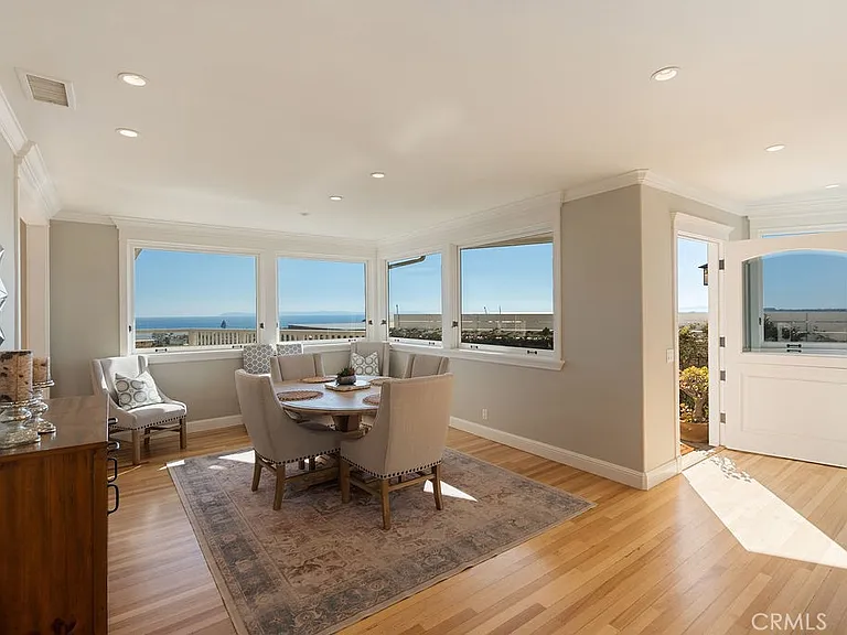 407 Mendoza Ter — Photo 3