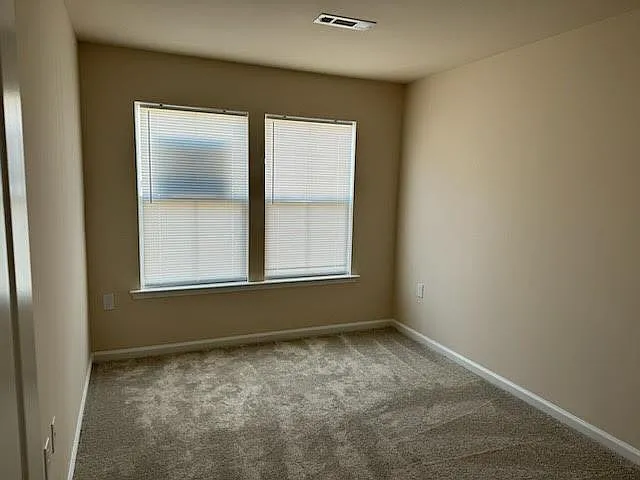 877 Falls Grove Trl — Photo 36