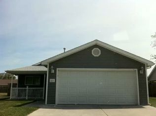 223 E 17th St, Junction City, KS 66441
