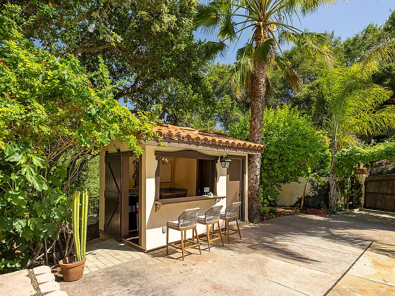 1493 Sycamore Canyon Rd — Photo 34