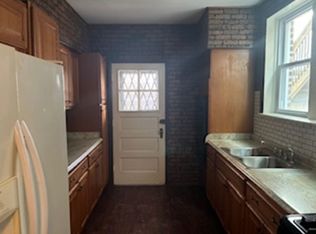 10625 S Calumet Ave #1, Chicago, IL 60628