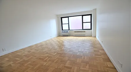 Rented by Manhattan Realty Group