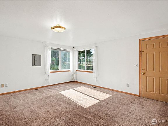 5th image of 842 SW 126th Street