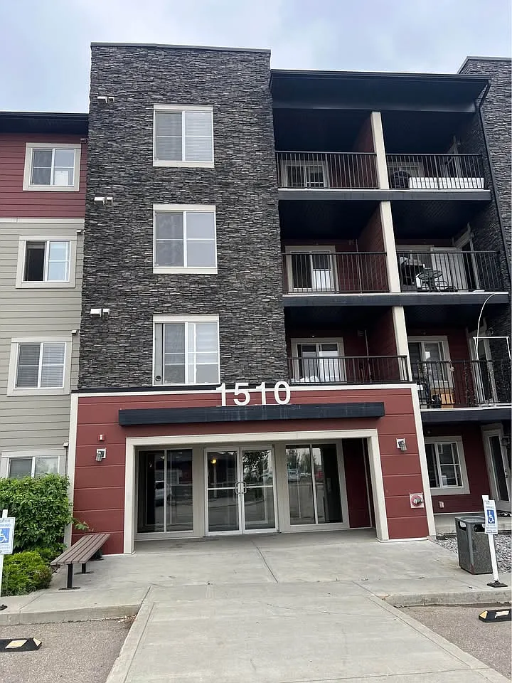 2 bed, 800 sqft, $1,600 — Photo 1
