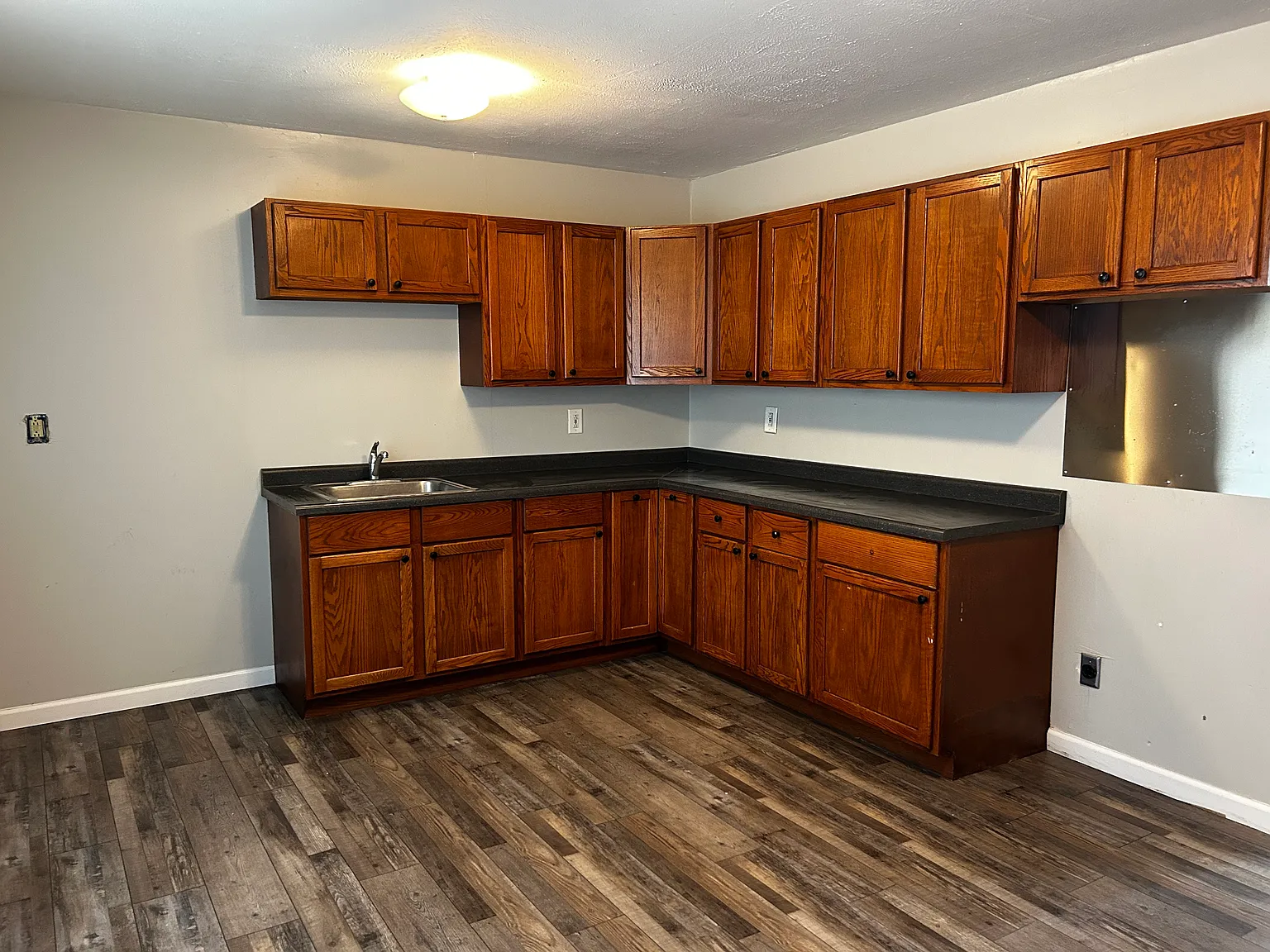 3 bed, 864 sqft, $1,500 — Photo 3