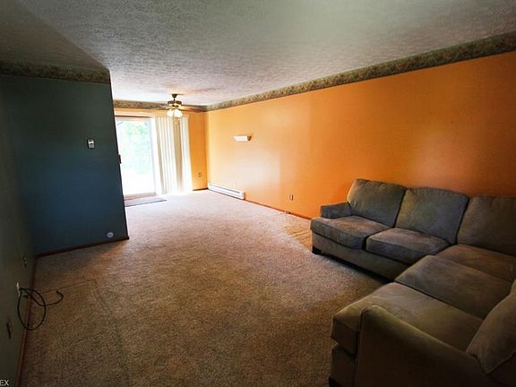 3rd image of 618 Oakwood Ave