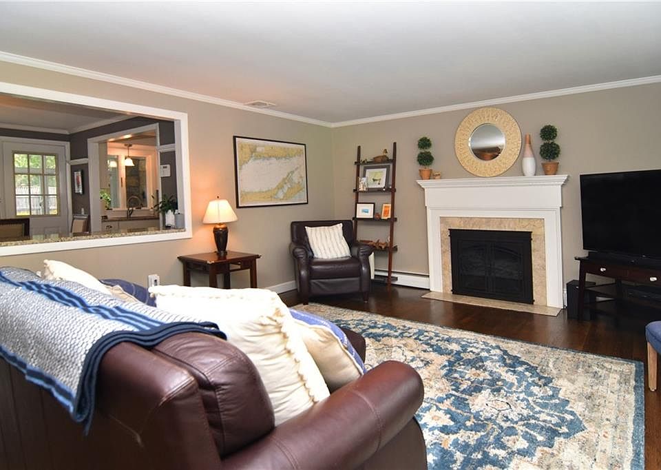 63 Coldbrook Dr, Cranston, RI 02920 Zillow