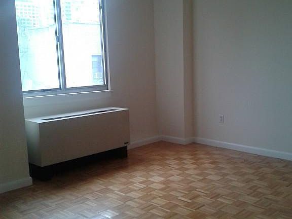 3rd image of 235 E 40th St APT 10B