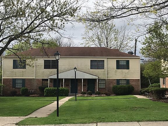 3rd image of 1918 Chaucer Dr