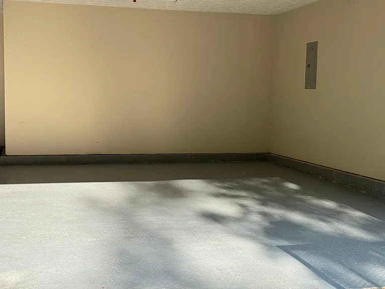 1542 Oakleaf Ct — Photo 10
