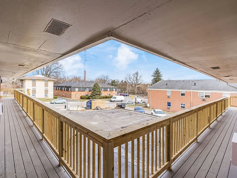 611 Riverview Dr #K — Photo 3