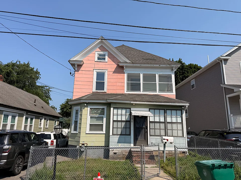 190 Ennell St #2