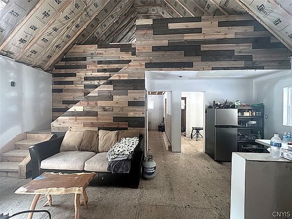 4th image of 8567 W Hill Rd