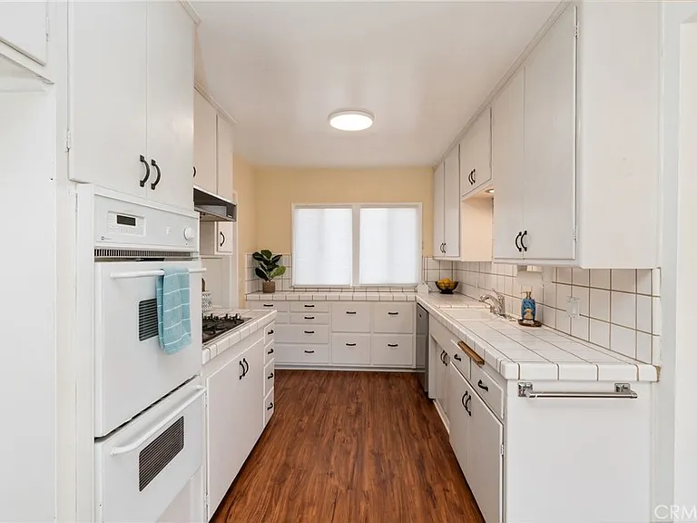 1027 S Malgren Ave — Photo 8