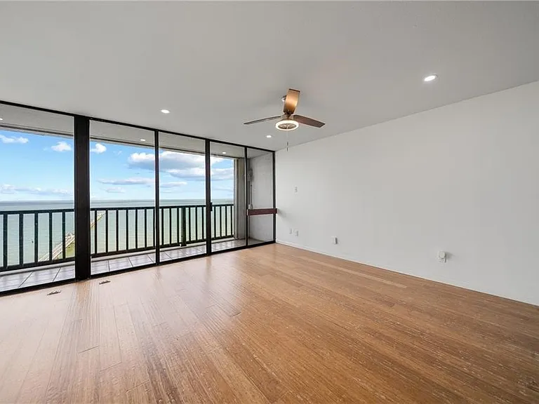 4334 Ocean Dr #605 — Photo 9