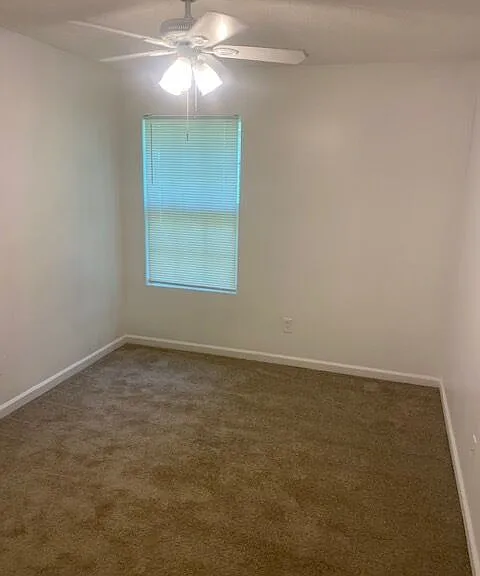 112 Chastain Cir — Photo 3