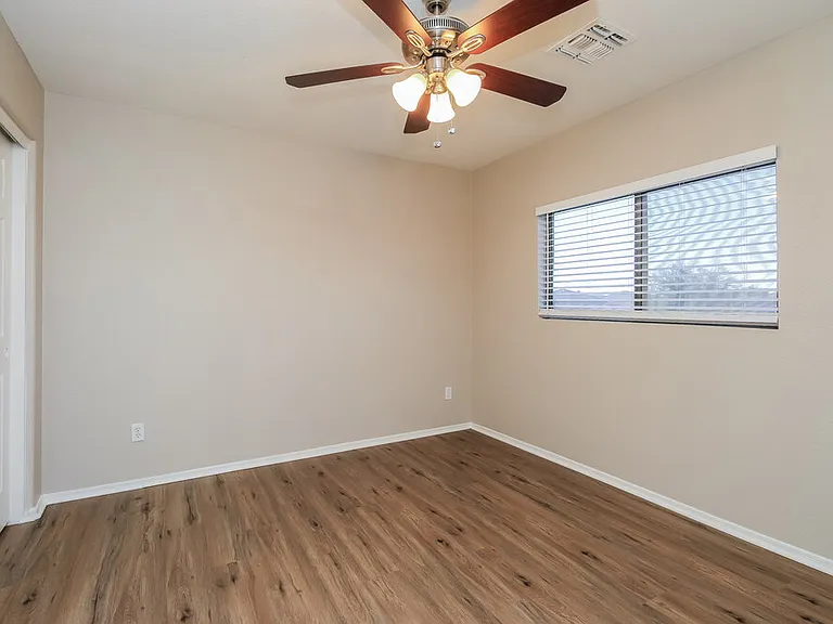 2356 E 35th Ave — Photo 14