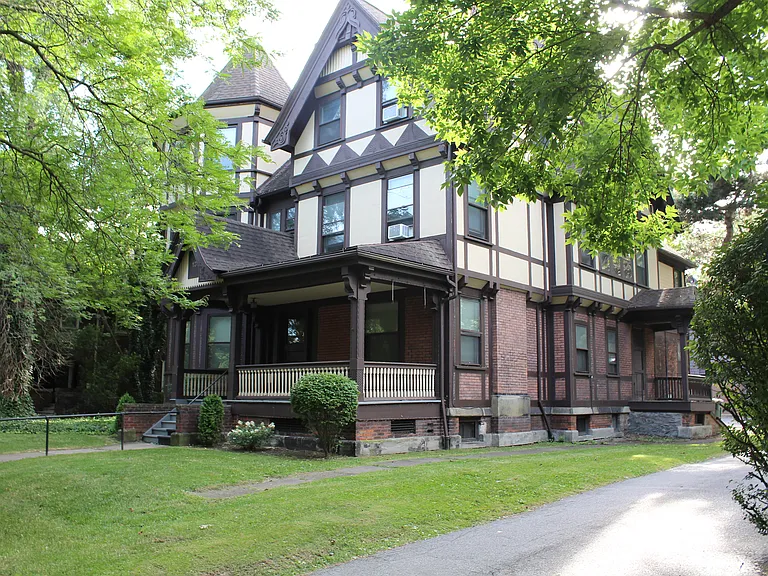 13 S Goodman St #7 — Photo 2