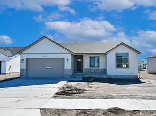 3178 Peacock Ln, Ammon, ID 83406