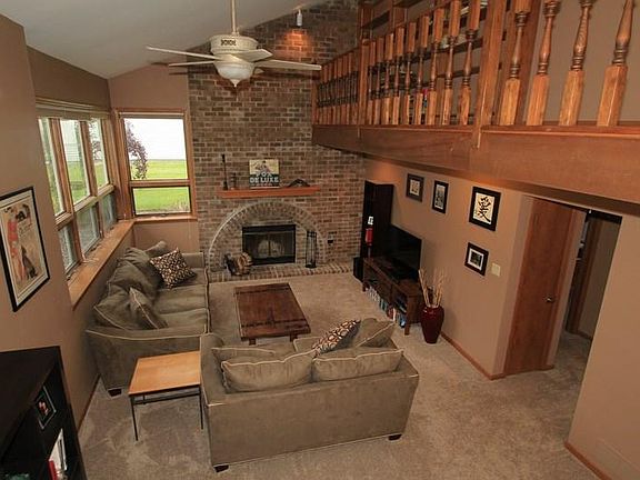 3rd image of W226N2572 Oakwood Ln