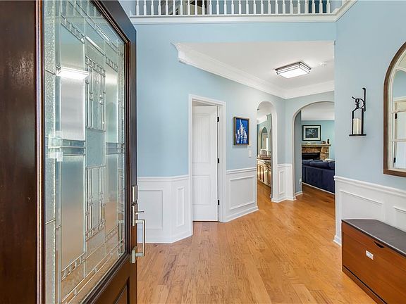 2nd image of 4815 Roosevelt Cir