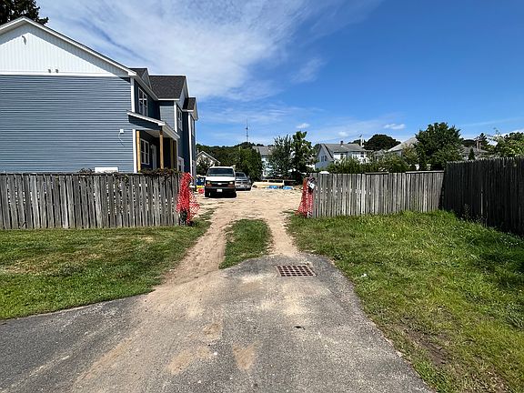 3rd image of 78 Blackburn St APT 1
