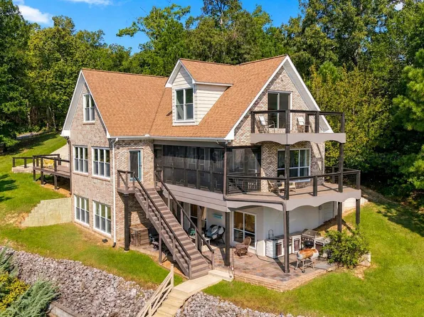 221 Oakleaf Cir, Houston, AL 35572