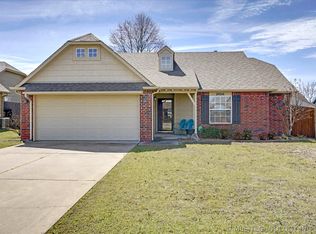 20316 E 43rd St S, Broken Arrow, OK 74014