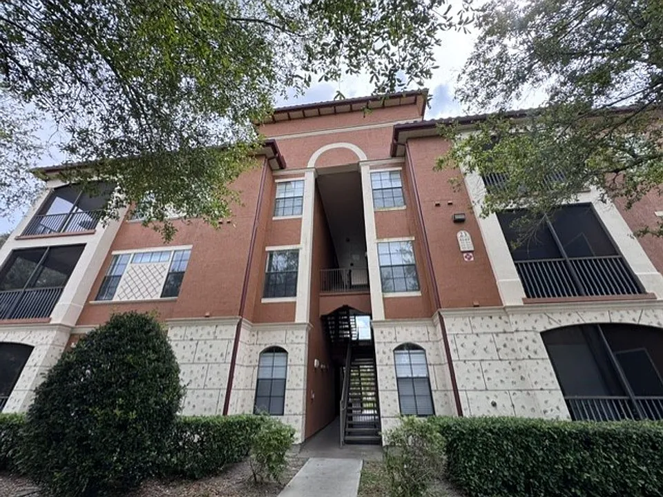 6149 Metrowest Blvd #302