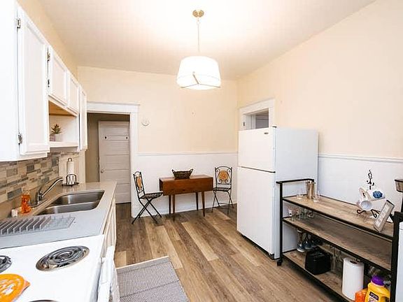 5th image of 37 Mentelle Park APT 2