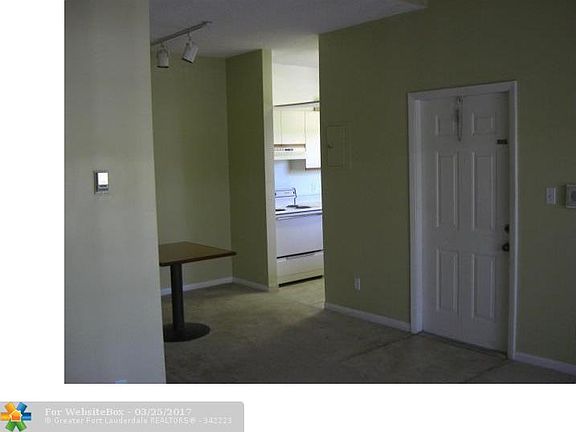4th image of 820 Cypress Park Way APT G