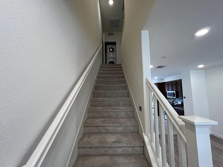 2762 Ferrara Cir — Photo 23